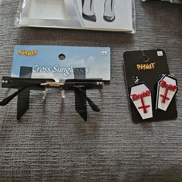 Halloween Women's Adult Sexy Nun Costume sz M/L complete with all accessories - Picture 5 of 16